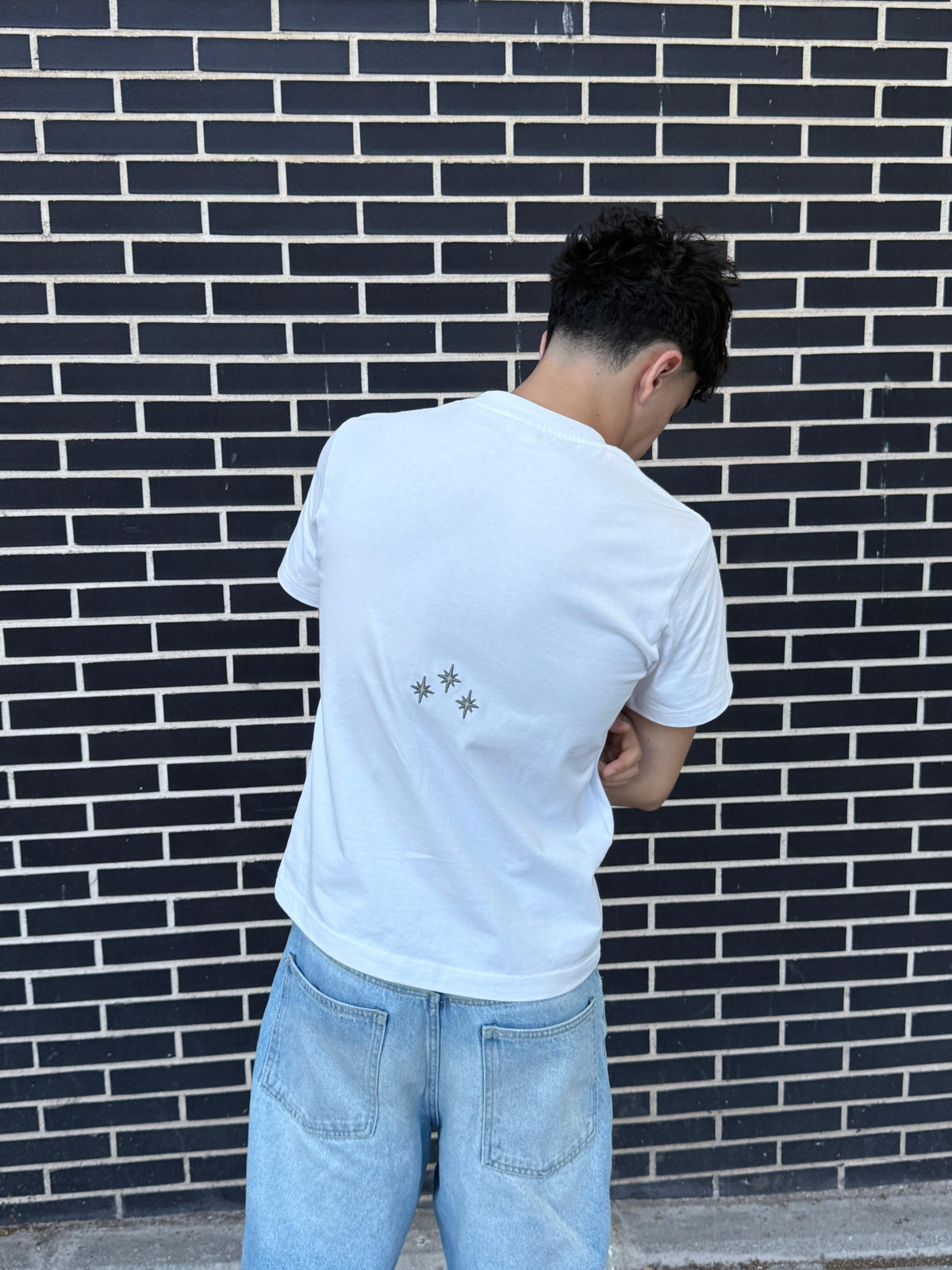 WHITE TEE VAMESCENT